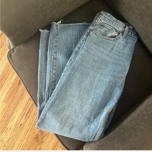 Abercrombie and Fitch Women’s 90s Relaxed Jean High Rise